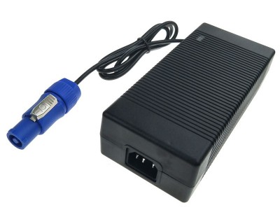 太阳能板清洁机器人用锂电池充电器16.8V10A图4