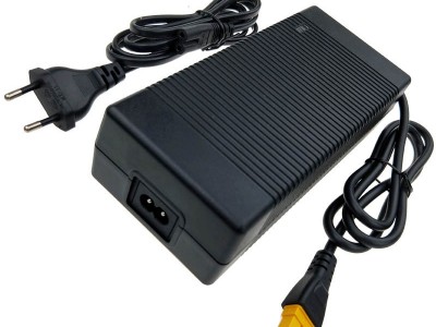 太阳能板清洁机器人用锂电池充电器16.8V10A图2