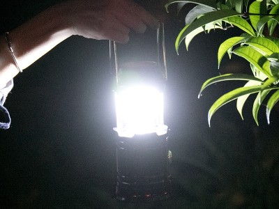 太阳能野营灯户外LED露营灯 应急手提营地帐篷灯多功能可充电马灯图3