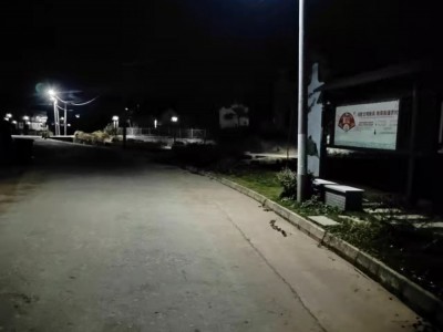 一体化太阳能LED超亮防水路灯庭院奔驰款太阳能路灯新农村建设图3