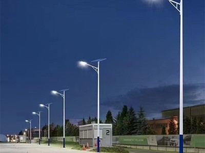 新农村6米太阳能路灯一体化户外家用60W大功率led工程款照明灯图1