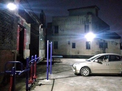 君慕太阳能灯投光灯户外照明庭院灯led太阳能路灯过道灯厂家批发图4