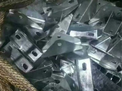 生产销售热镀锌光伏支架 太阳能发电配套光伏支架及各种配件图4