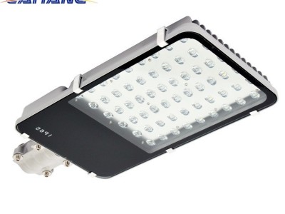 高质量LED路灯，60W小金豆路灯，LED60W牙刷路灯，太阳能路灯头图1