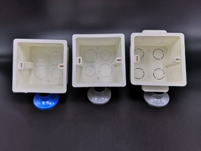 厂家直供塑料接线盒阻燃PVC86穿筋线盒 预埋开关插座底盒20 25孔图3