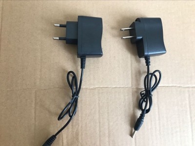 强光手电筒充电器18650充电器手电筒直充3.7v4.2V直充头灯充电器图4