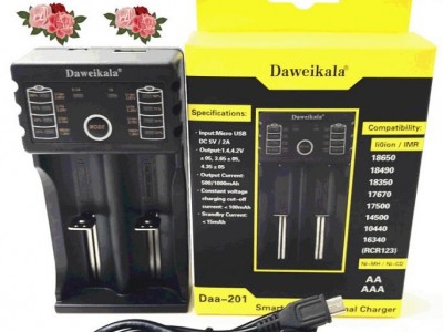 Daweikala18650锂电池26650智能USB双充充电器5V2A输入可以做中性图1