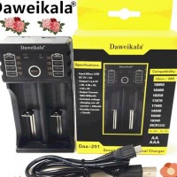 Daweikala18650锂电池26650智能USB双充充电器5V2A输入可以做中性