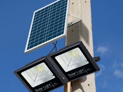 led太阳能投光灯40W65W100W户外照明庭院灯200W道路照明太阳能灯图2