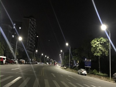 户外球场灯杆异型道路照明led太阳能厂家直供太阳能路灯灯杆图3